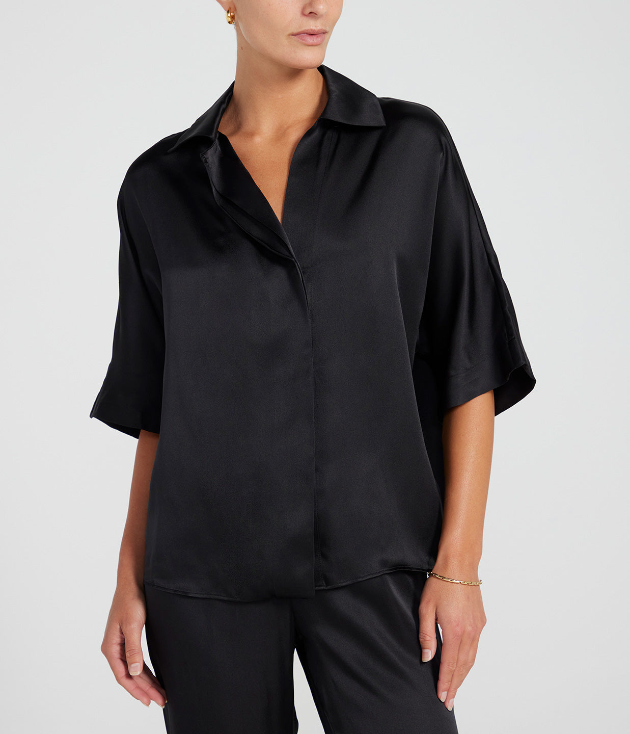 Julia Shirt in Black Mode Sportif