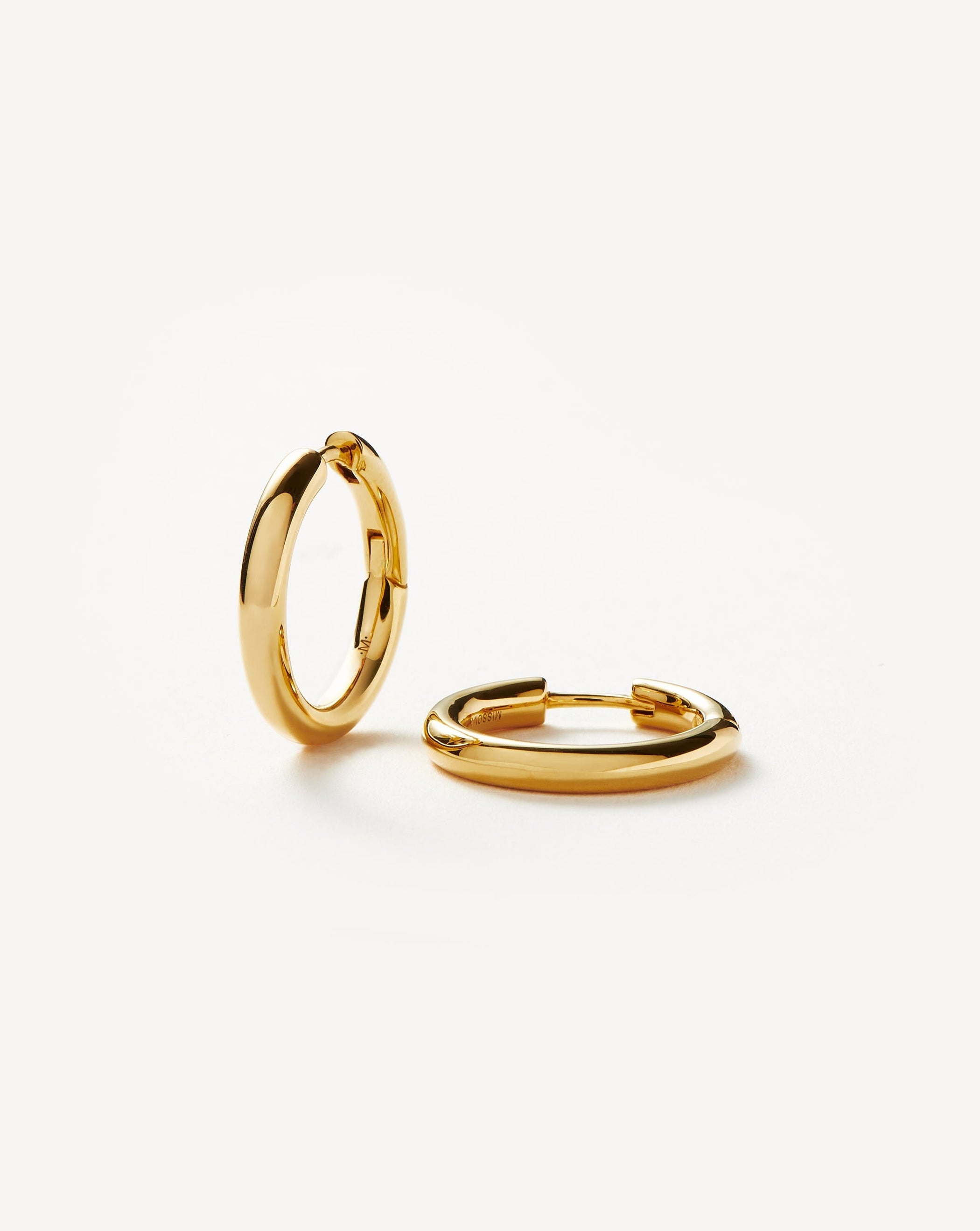 Cosa Medium Hoop Gold